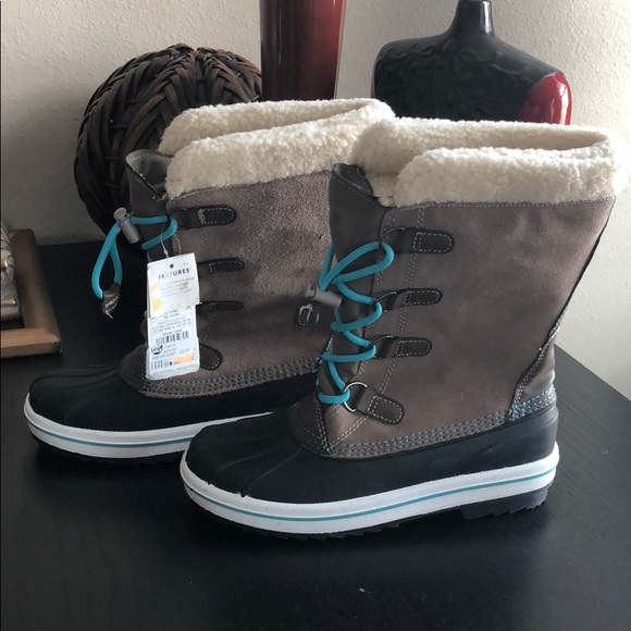 Cat & Jack Weather Resistant Boots - Picture 3 of 8